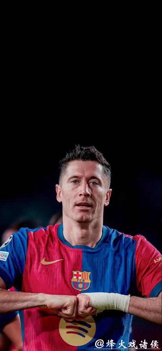 每体：巴萨是莱万首选；芝加哥火焰正在努力说服莱万