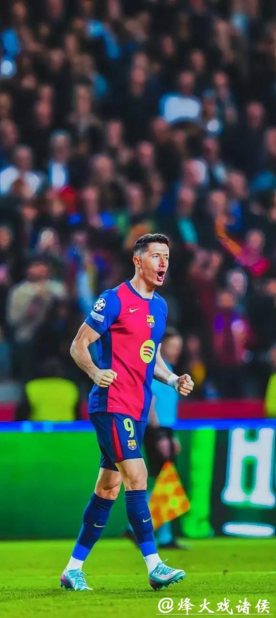 每体：巴萨是莱万首选；芝加哥火焰正在努力说服莱万