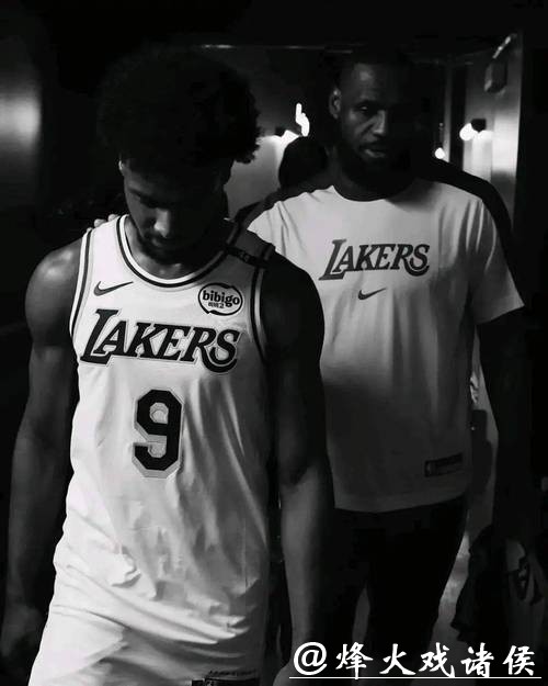 詹姆斯父子同台合砍19分 湖人季前赛不敌太阳 詹姆斯父子同台合砍19分 湖人季前赛不敌太阳